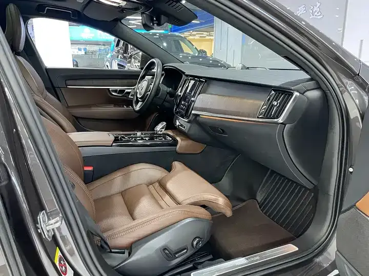 Volvo S90 plug-in hybrid 2022 model changed to T8 E drive hybrid Zhiya Deluxe Edition 12