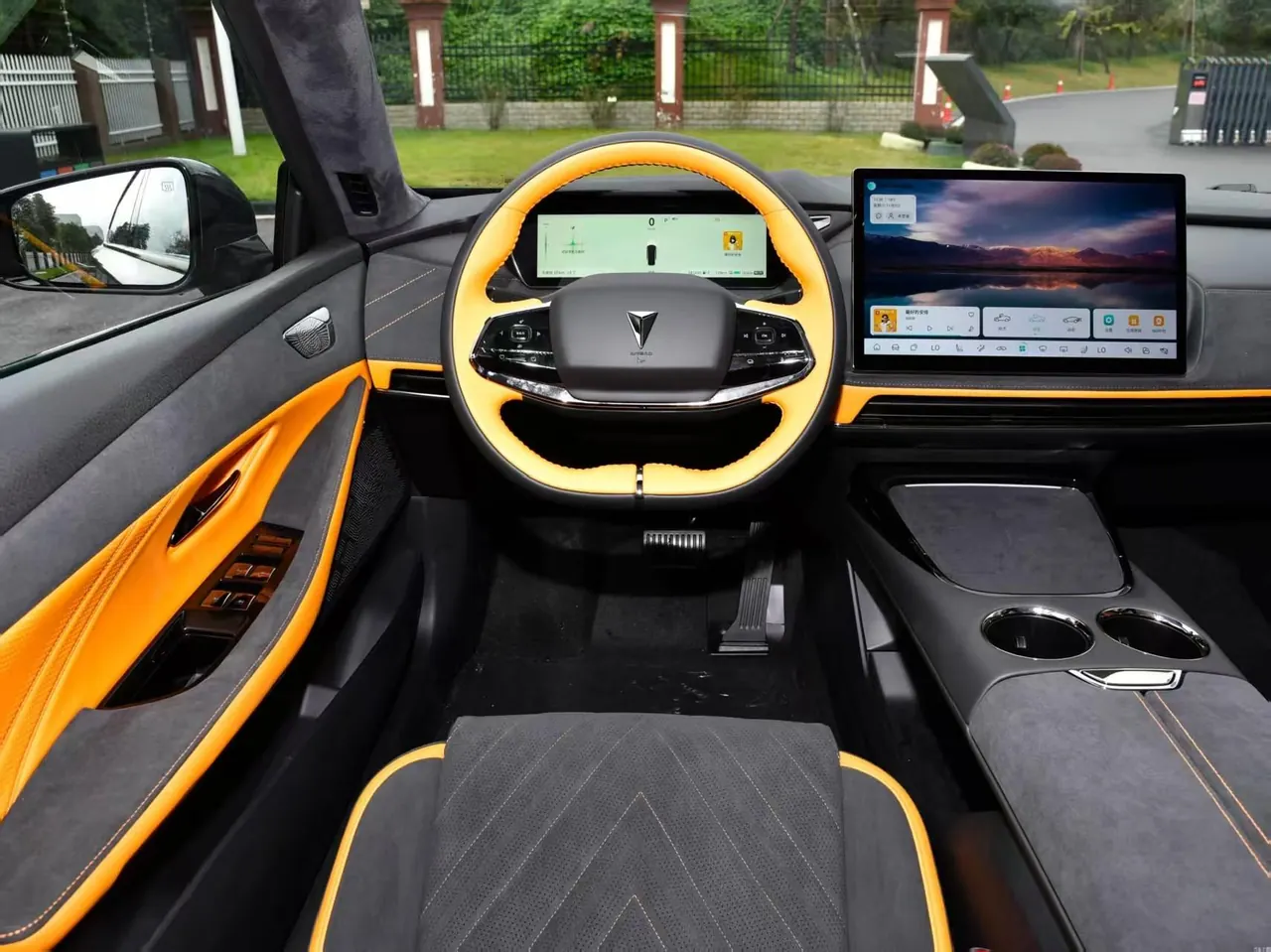 ChangAn Deepal 2023 SL 03 135Plus extended range automatic gear 2