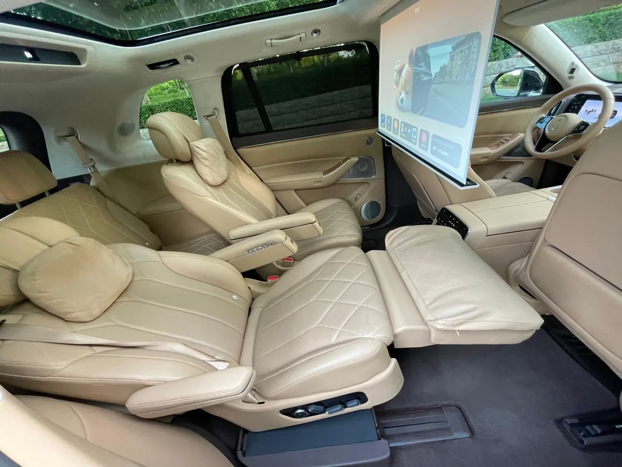 AITO 2025 AITO M8 Ultra 53.4kWh 6-seat automatic gear 12