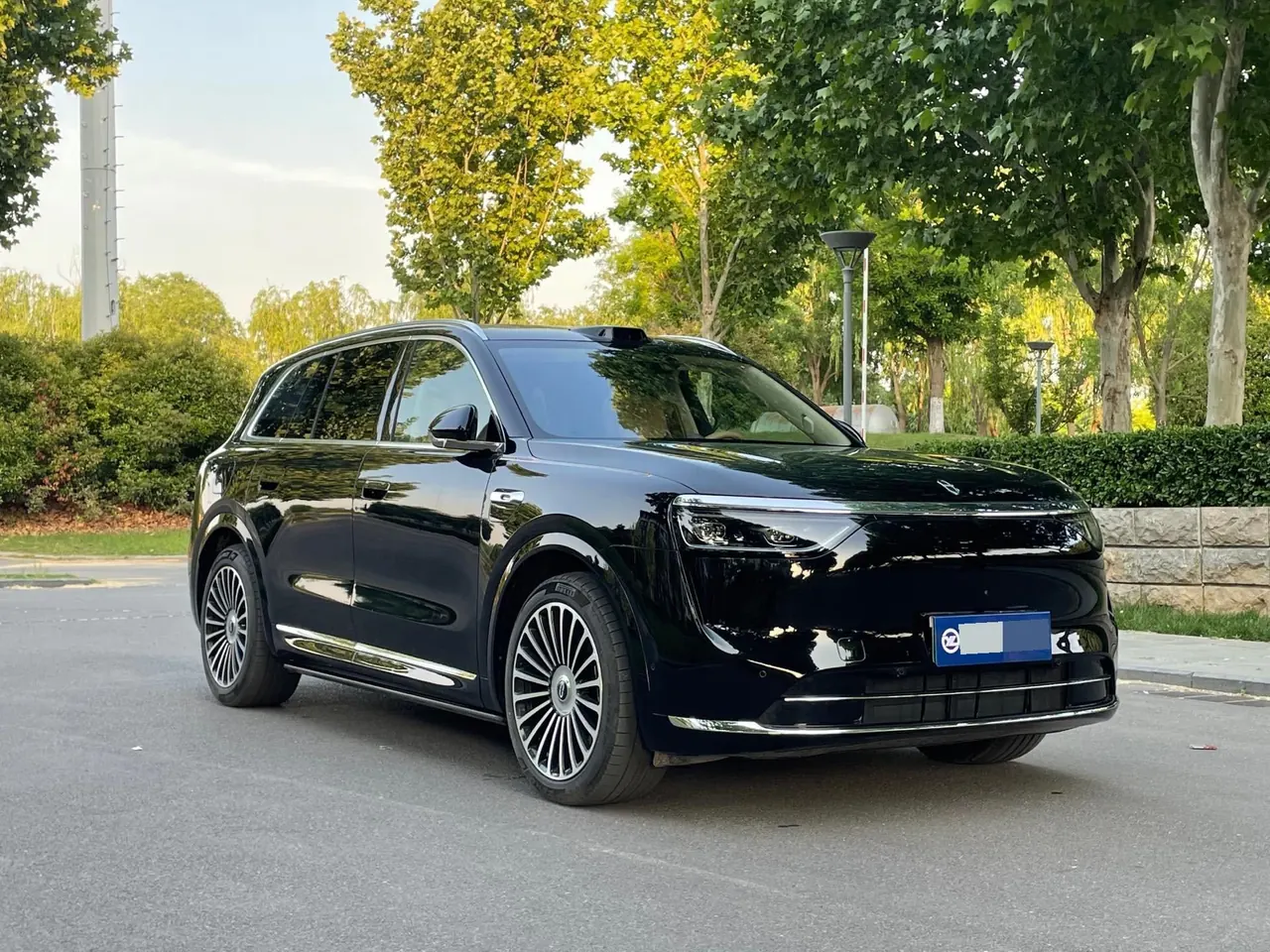 AITO 2025 AITO M8 Ultra 53.4kWh 6-seat automatic gear 3
