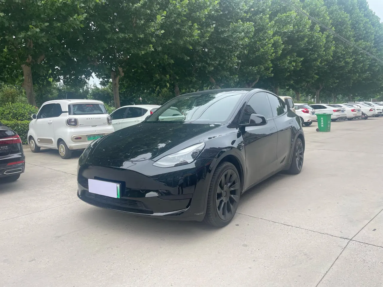 Tesla 2022 Model Y rear-wheel drive version automatic transmission - View 1