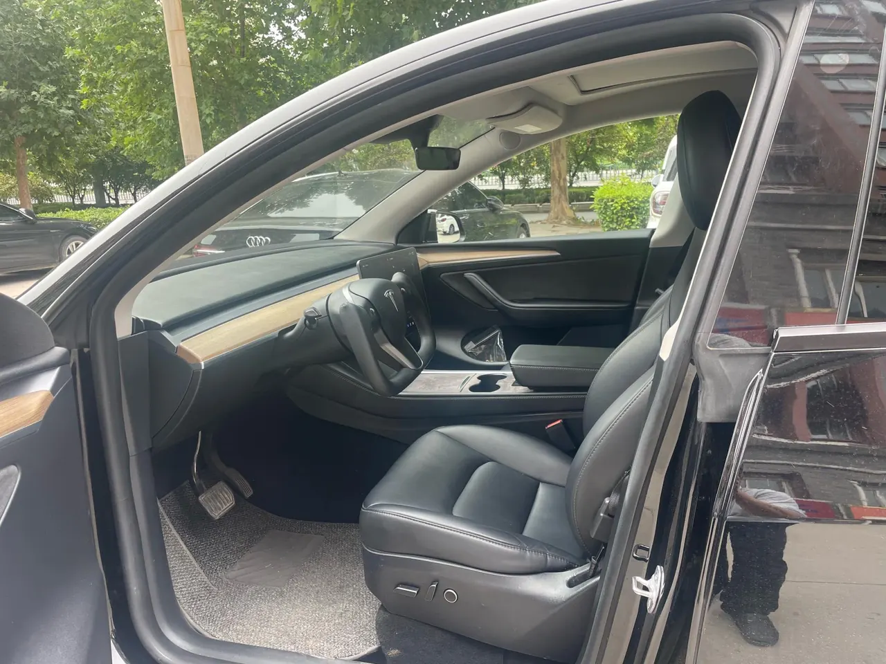 Tesla 2022 Model Y rear-wheel drive version automatic transmission 3