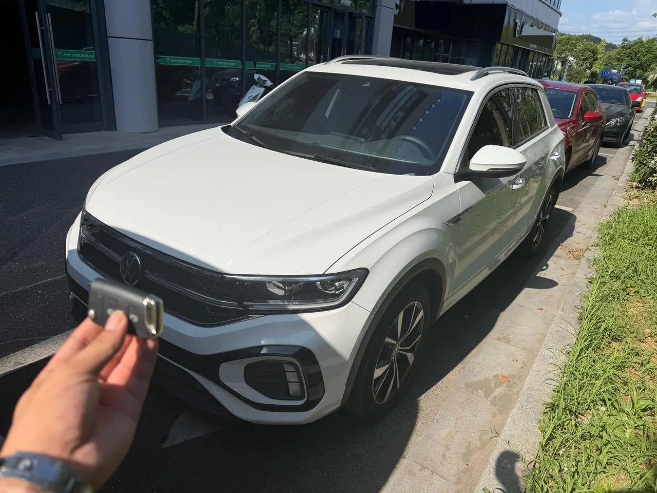 Volkswagen 2023 Tange 1.5TSI 300TSI Two-Drive Chen Guang Edition Automatic Gear - View 1