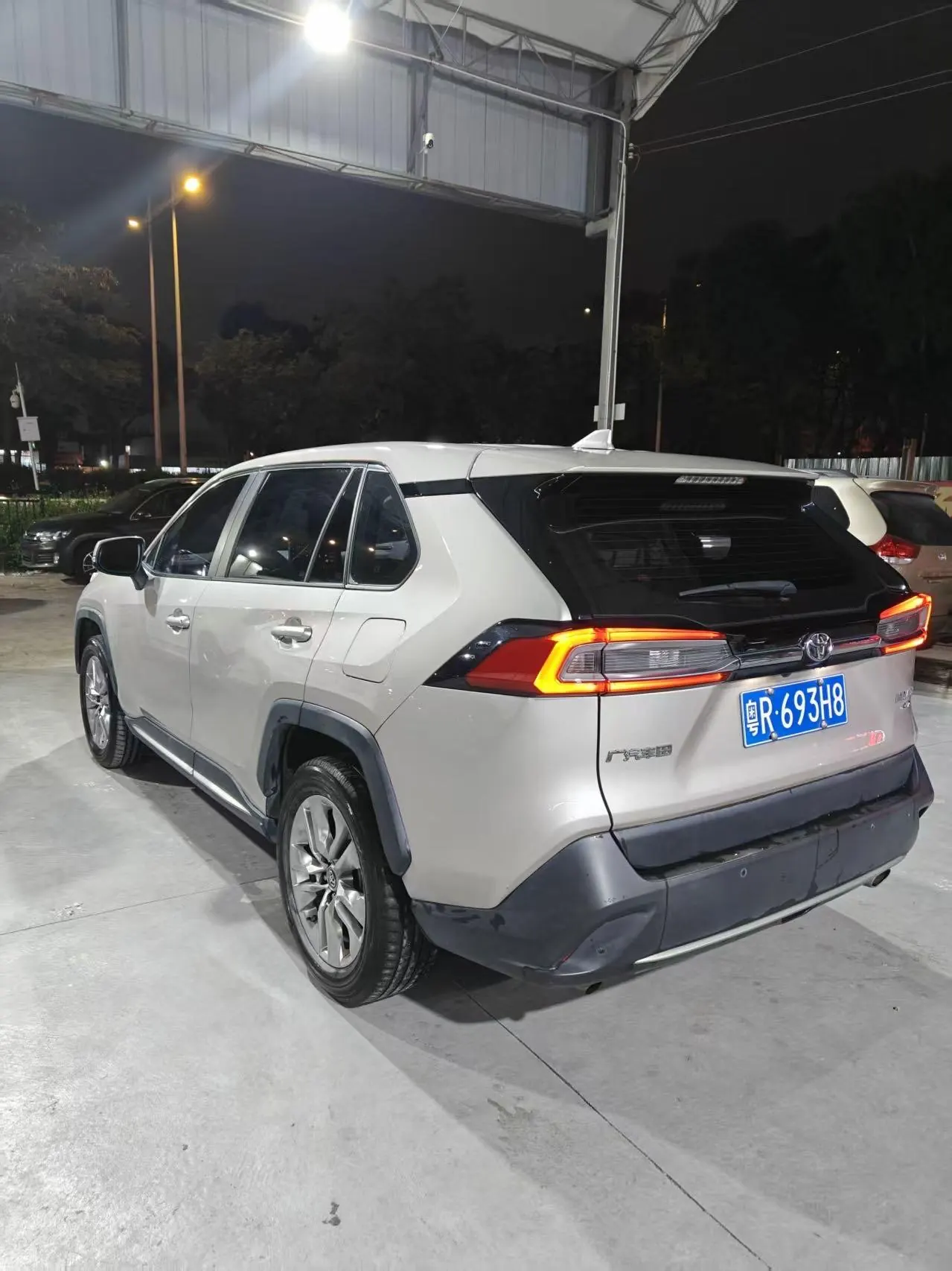 Toyota 2020 Wilanda 2.0 Stepless Four-wheel Drive Deluxe Edition Automatic Transmission 6