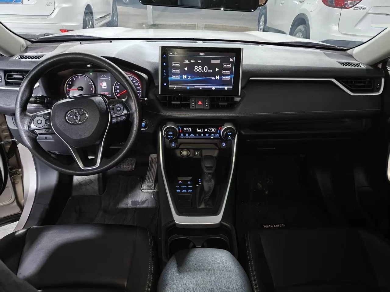 Toyota 2020 Wilanda 2.0 Stepless Four-wheel Drive Deluxe Edition Automatic Transmission 9