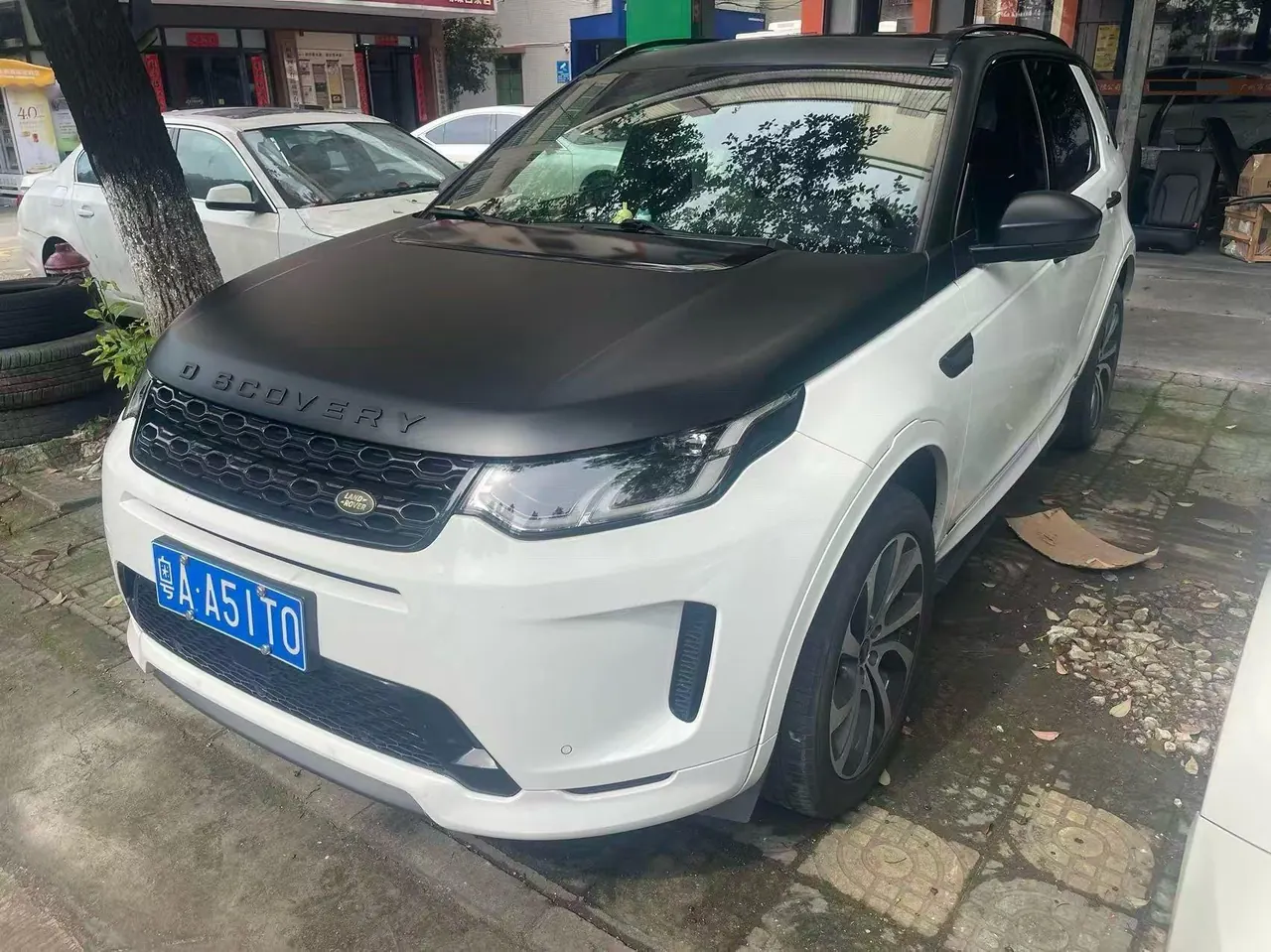 Открыть галерею: Land Rover 2020 Discovery Sports Edition 48V 2.0T 249PS R-Dynamic SE Performance Technology Edition 5-seat Automatic Gear