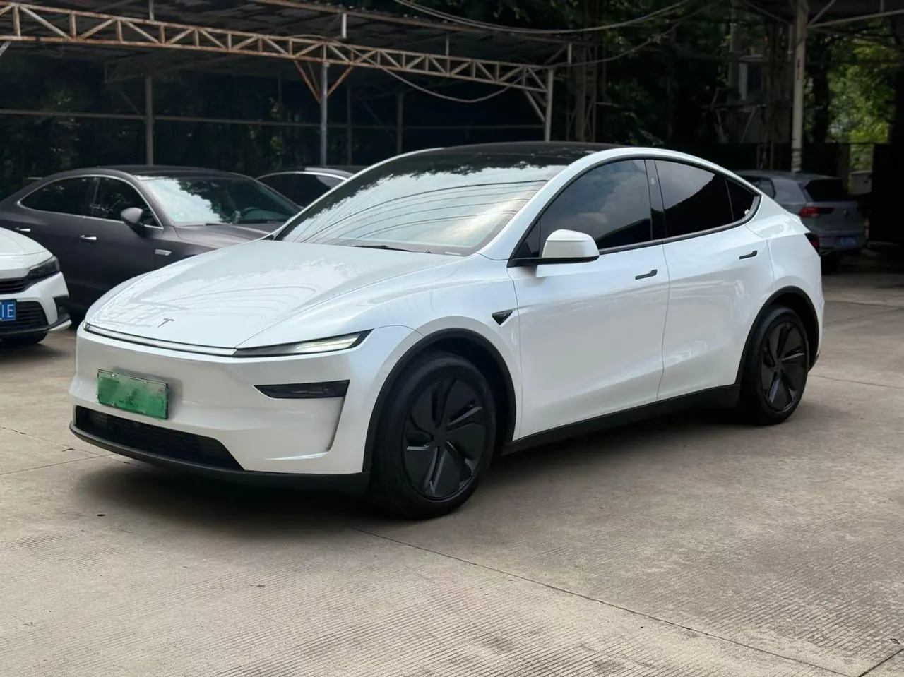 Tesla 2025 Model Y Rear Wheel Drive First Edition Automatic Transmission - View 1