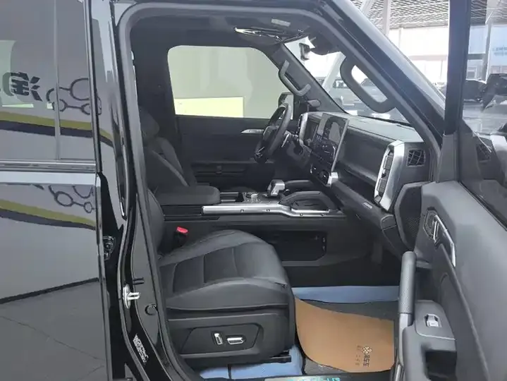 Jetour Traveler 2023 2.0T Four-wheel Drive Through PRO 8