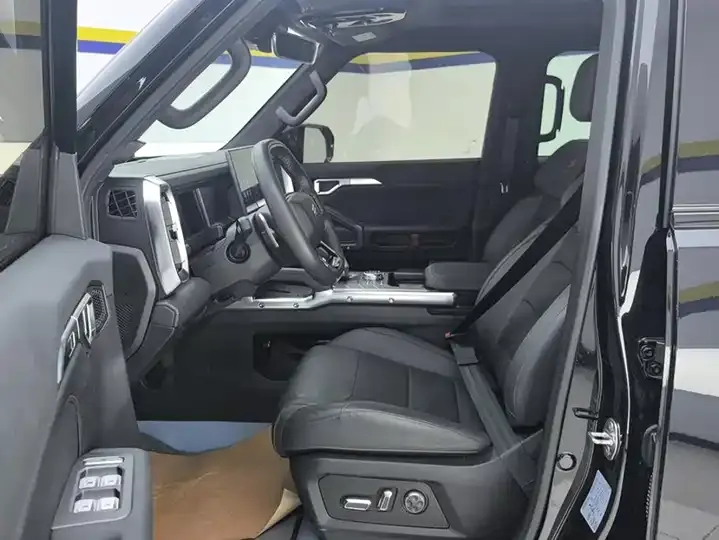 Jetour Traveler 2023 2.0T Four-wheel Drive Through PRO 9