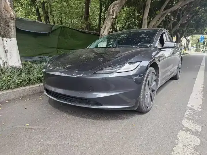 Open image lightbox: Model 3 2023 rear-wheel drive version