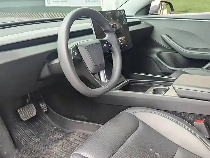 Model 3 2023 rear-wheel drive version 5