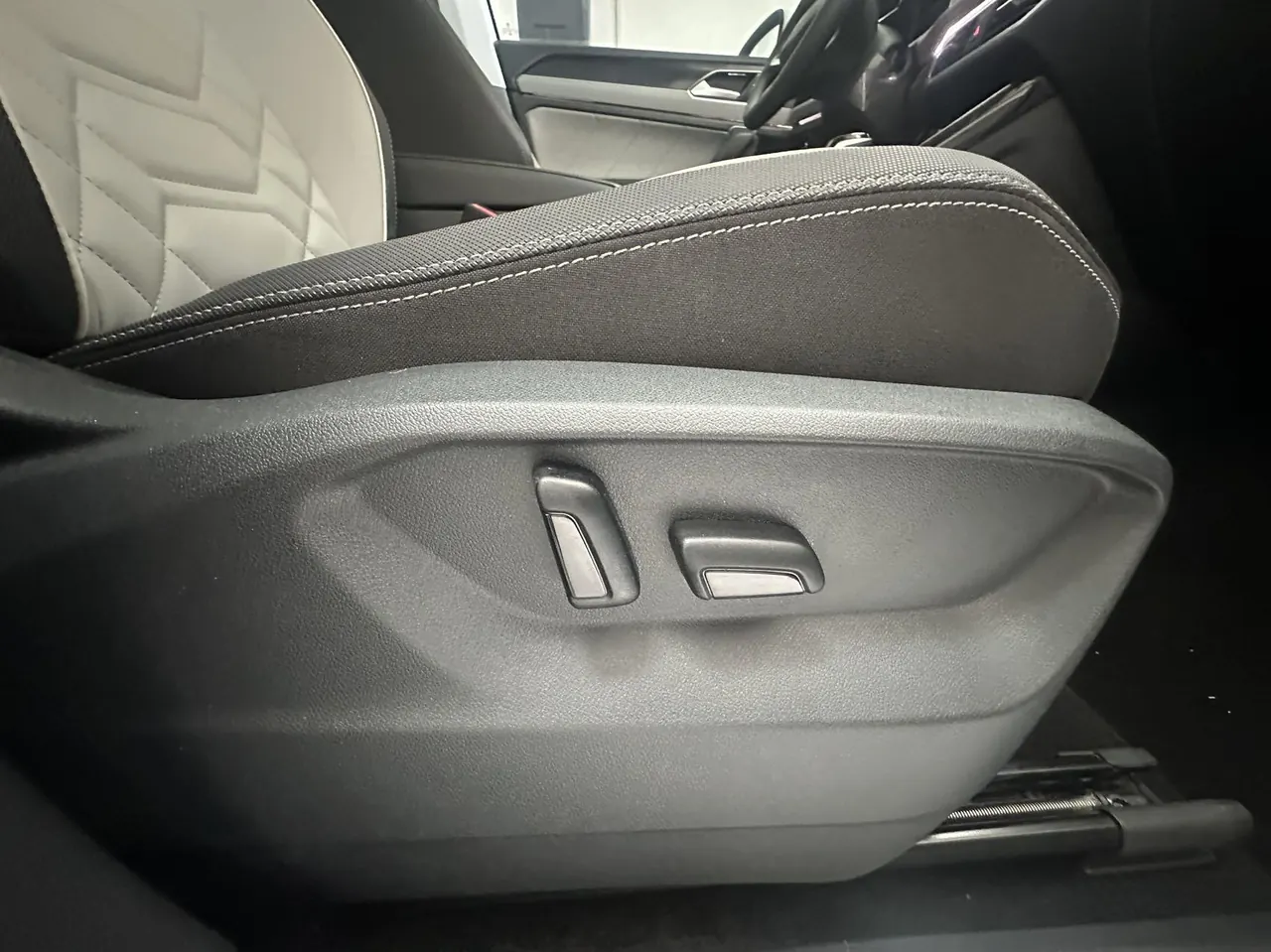 Volkswagen 2023 Tanyue 1.4TSI 280TSI Two-Drive Luxury Plus Advanced Edition Automatic Gear 17