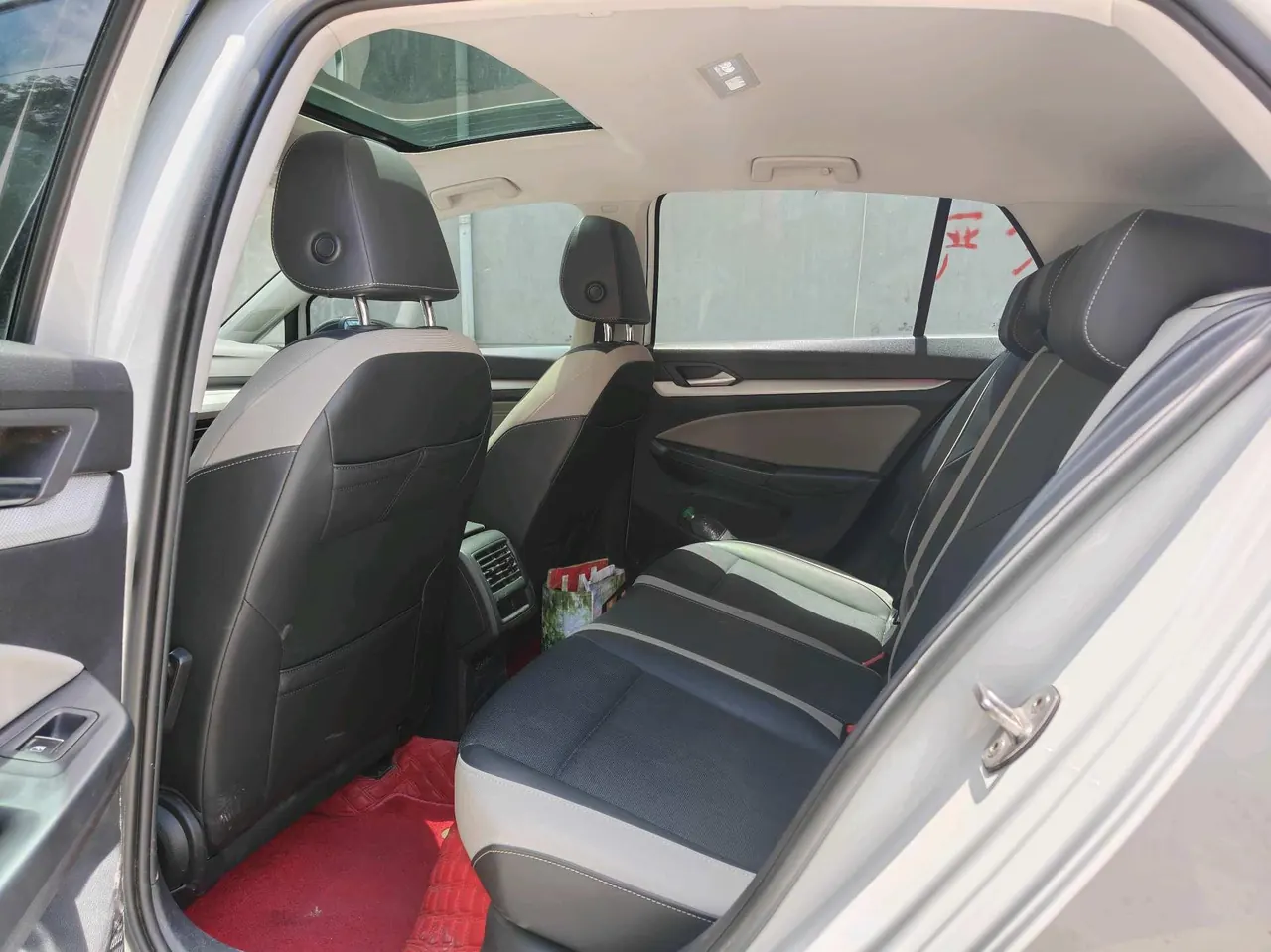 Volkswagen 2023 Golf 8 R-Line 1.4TSI 280TSI Lite Automatic 6