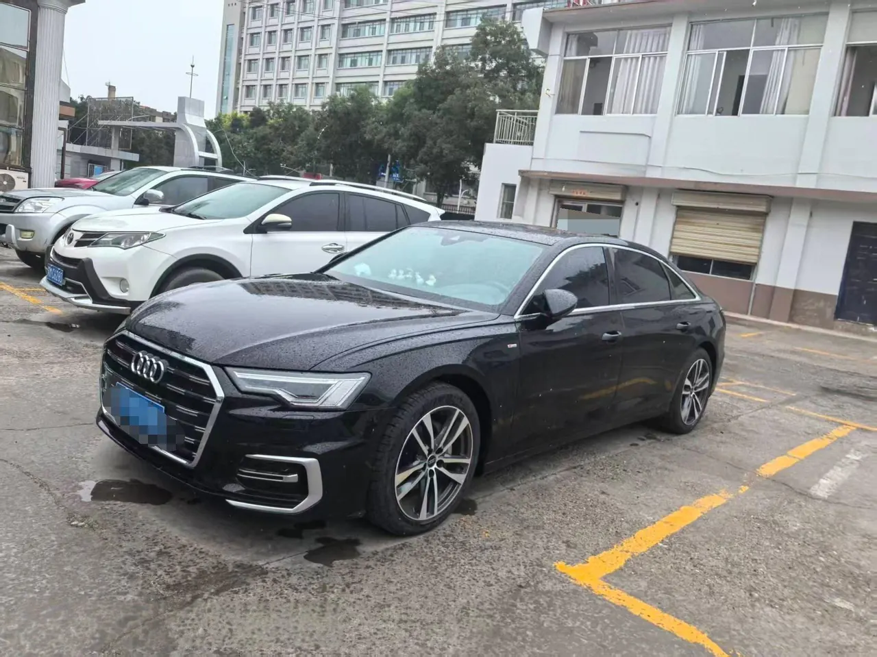 Audi 2023 A6L 2.0TFSI 40TFSI Deluxe Dynamic Automatic - View 1