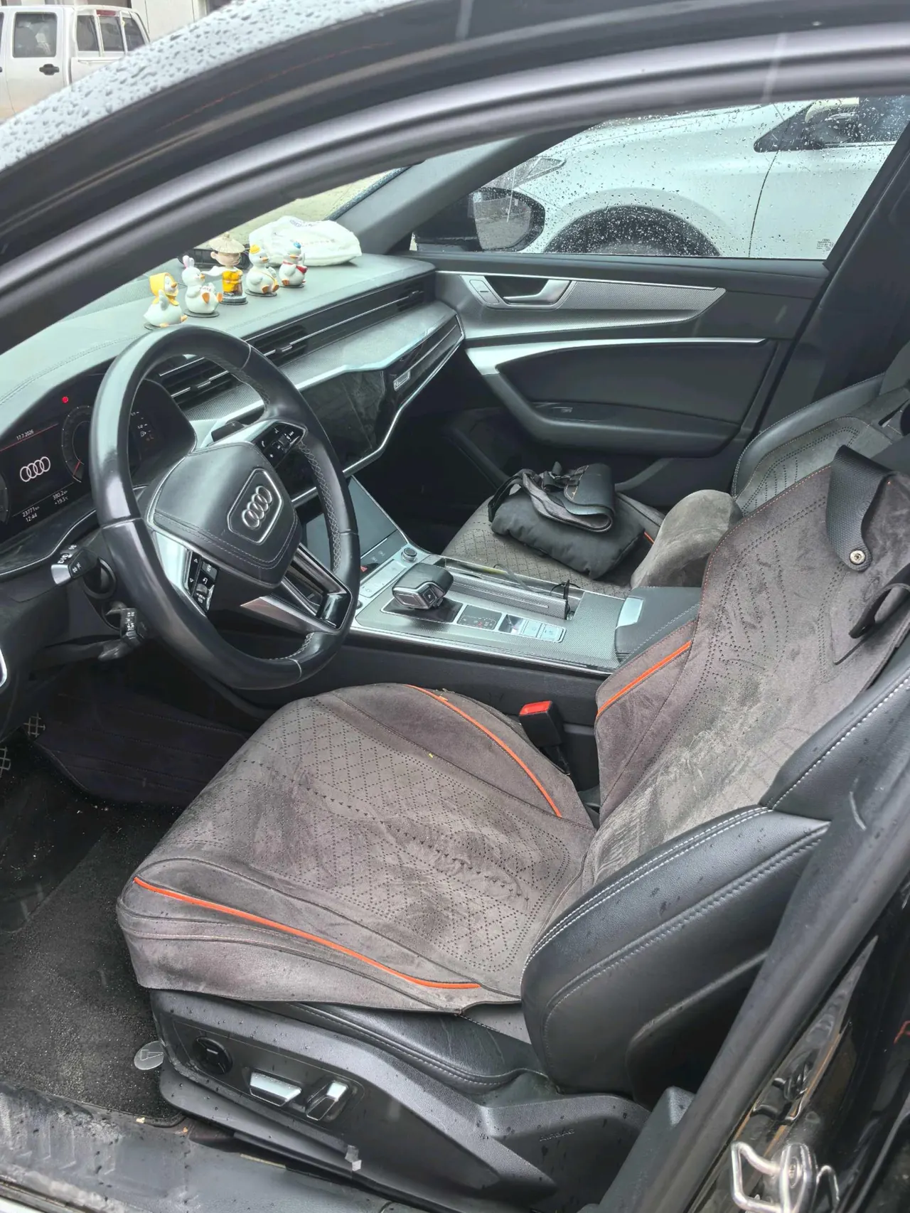 Audi 2023 A6L 2.0TFSI 40TFSI Deluxe Dynamic Automatic 3