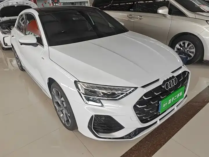Audi A3 2026 Sportback 35TFSI Flying Premium 4