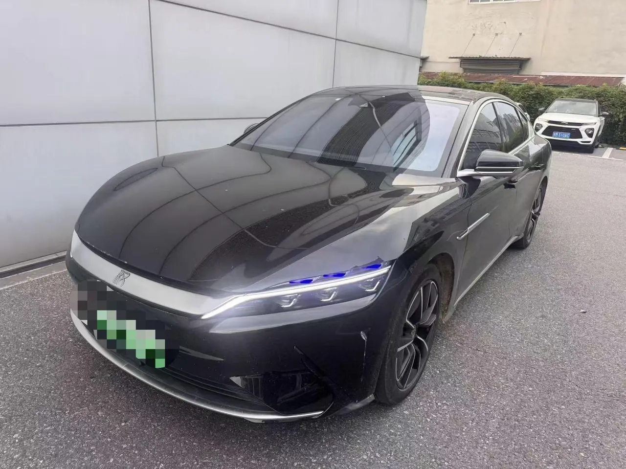 BYD 2020 Han four-wheel drive high-performance flagship automatic gear - View 1