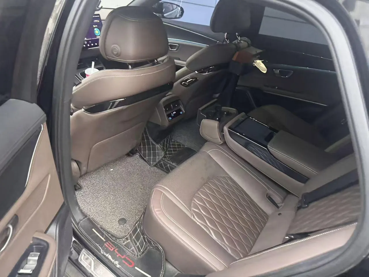 BYD 2020 Han four-wheel drive high-performance flagship automatic gear 5
