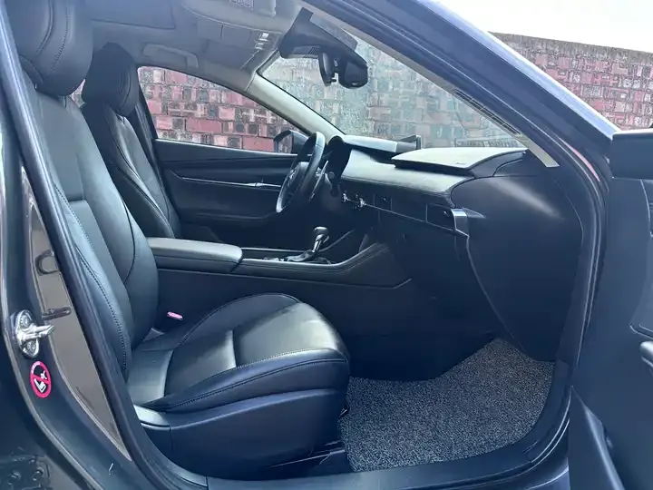 Mazda3 Axela 2021 2.0L Automatic Elegant Edition 5
