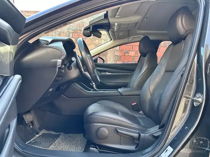 Mazda3 Axela 2021 2.0L Automatic Elegant Edition 6
