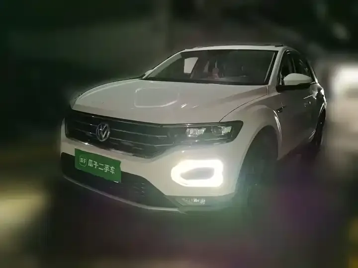 Open image lightbox: T-ROC 2020 280TSI DSG Front-Wheel-Drive Comfort Model