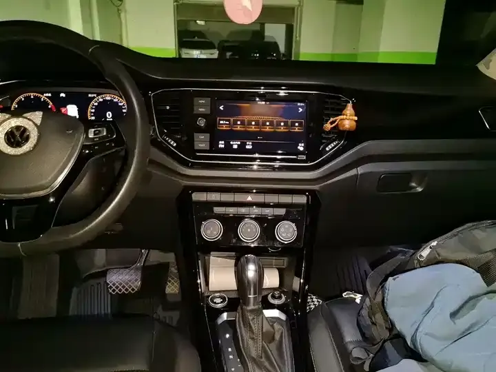 T-ROC 2020 280TSI DSG Front-Wheel-Drive Comfort Model 6