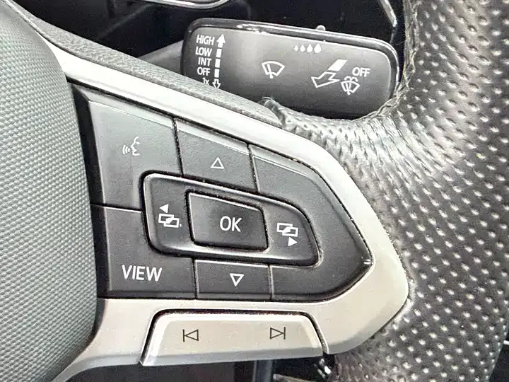 Passat 2022 280TSI Elite Edition 12