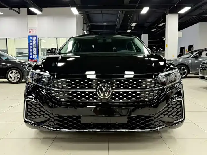 Passat 2022 280TSI Elite Edition 3