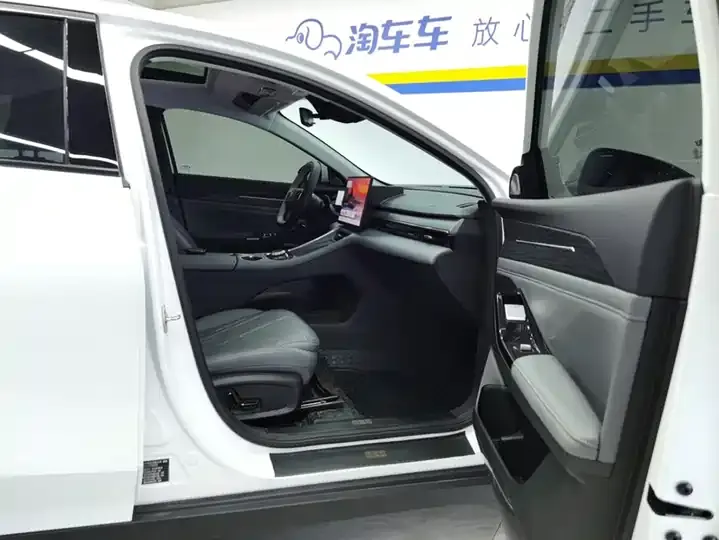 Galaxy L6 2025 EM-i 140km Starship Edition 8