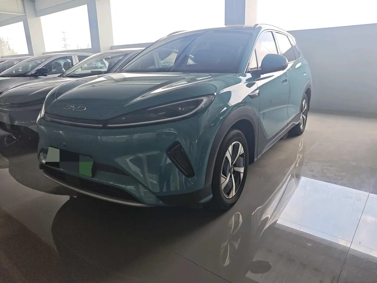 BYD 2025 Sea Lion 05 EV 520KM Zhihang Edition Automatic Gear - View 1