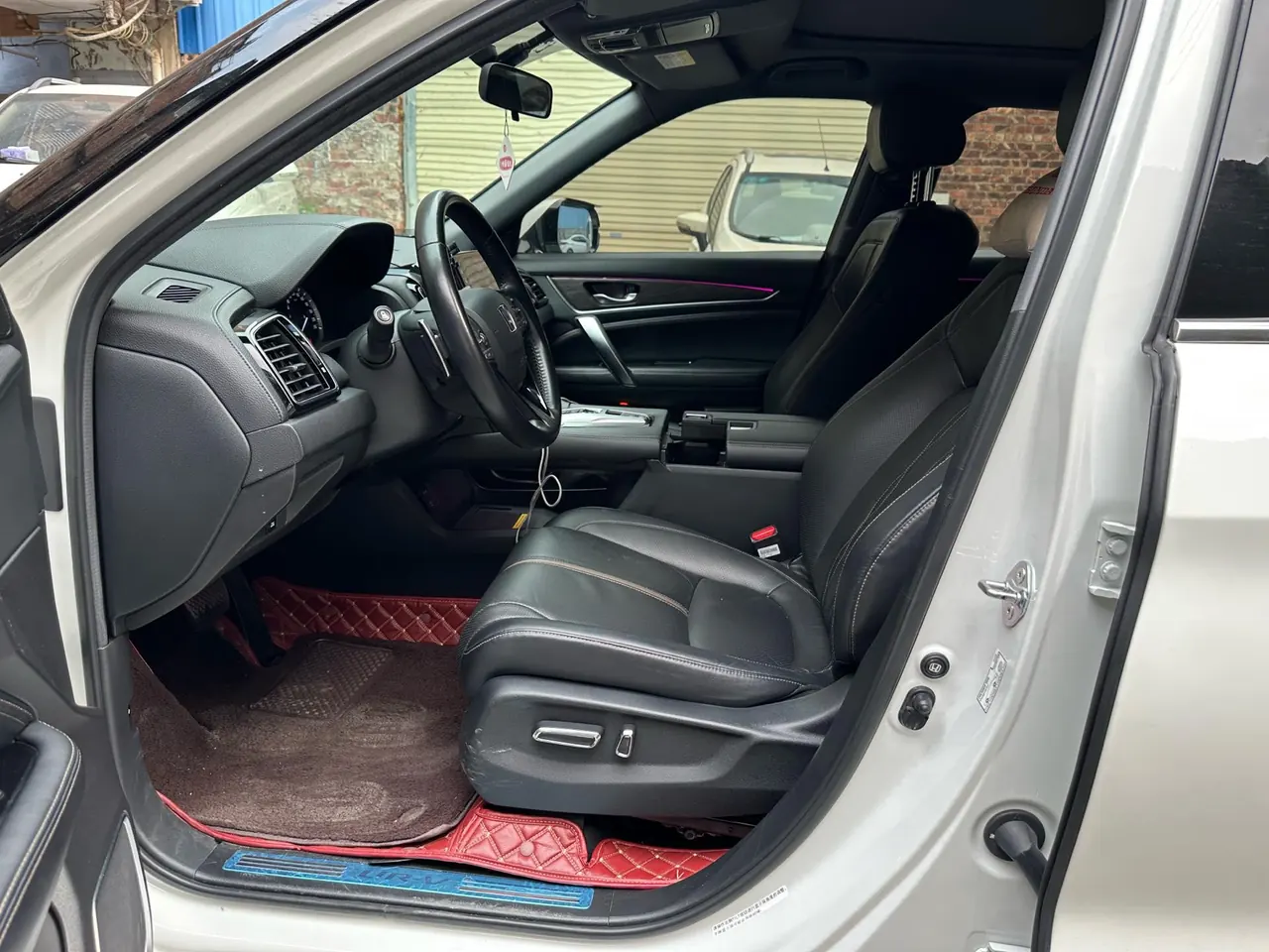 Honda 2020 UR-V 2.0T 370TURBO two-drive elegant version of automatic gear 5