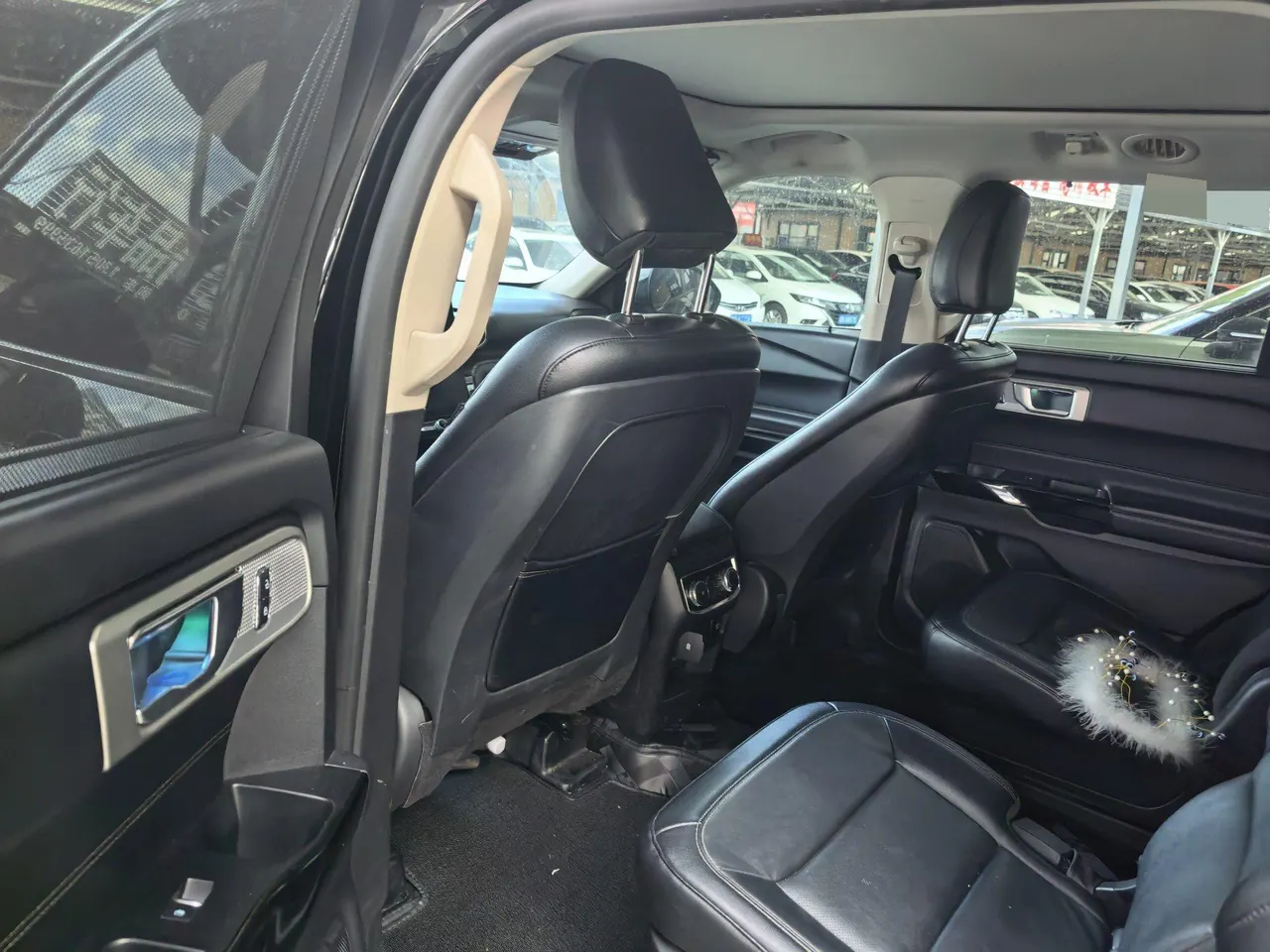 Ford 2020 Explorer 2.3T EcoBoost 285 Four-wheel Drive Titanium Edition 6-seat Automatic Gear 5