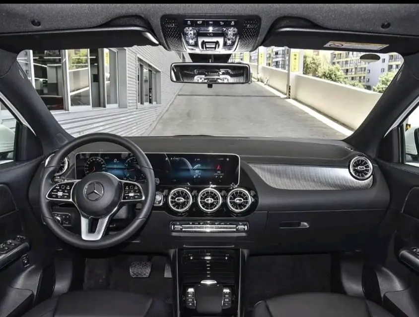 Mercedes Benz 2020 GLA 200 1.3T automatic gear 3