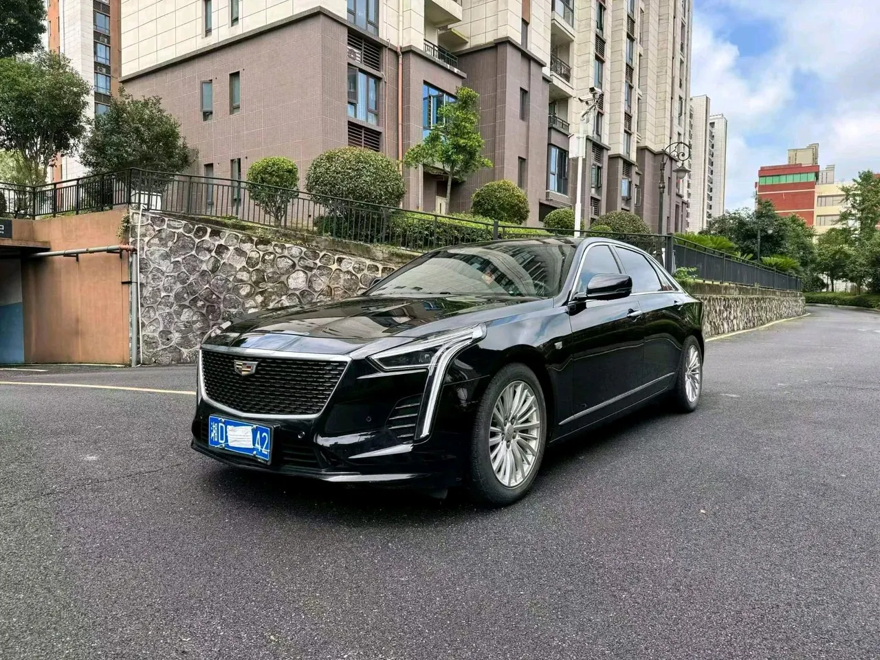 Открыть галерею: Cadillac 2021 CT6 2.0T 28T Elite Automatic