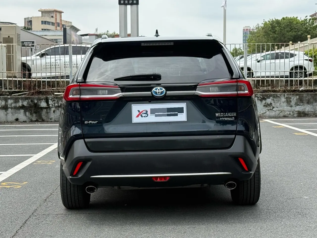 Toyota 2023 Weilanda Dual Engine 2.5 Stepless Four-wheel Drive Premium Edition Automatic Gear 3