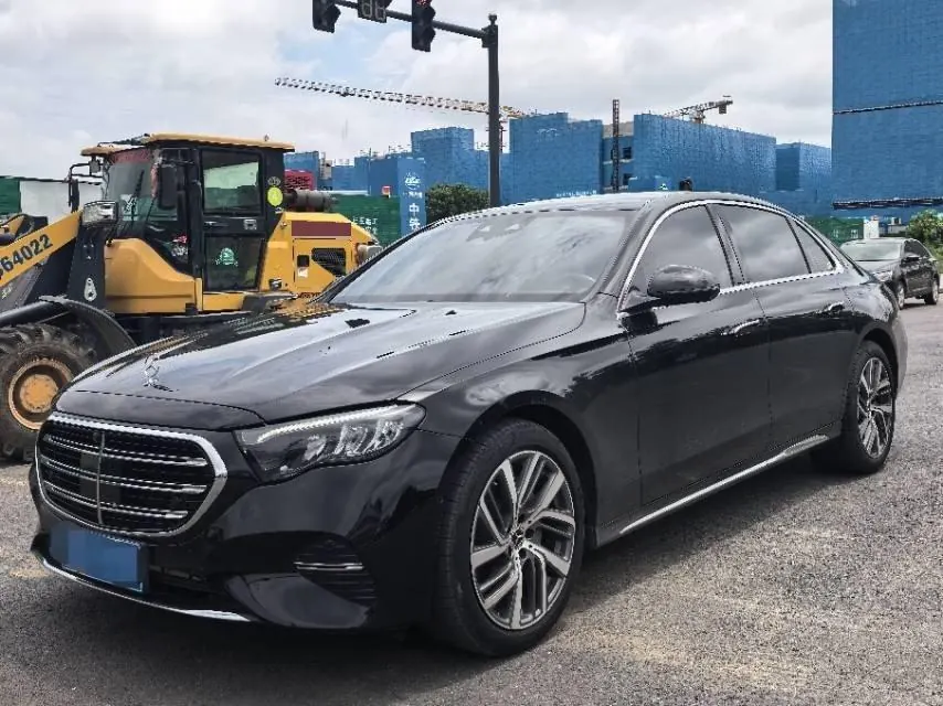 Mercedes Benz E-Class 2025 model E 300 L 48V 2.0T Luxury Edition Automatic - View 1