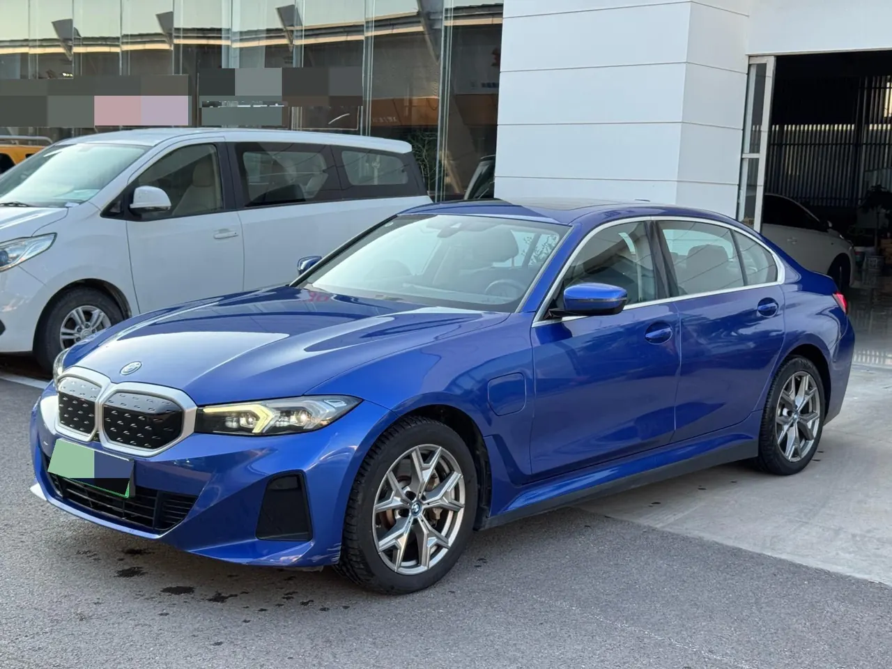 BMW 2022 i3 eDrive 35L automatic gear - View 1