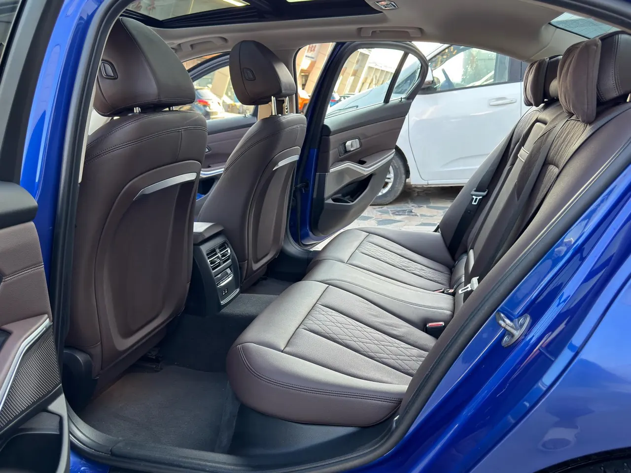 BMW 2022 i3 eDrive 35L automatic gear 5