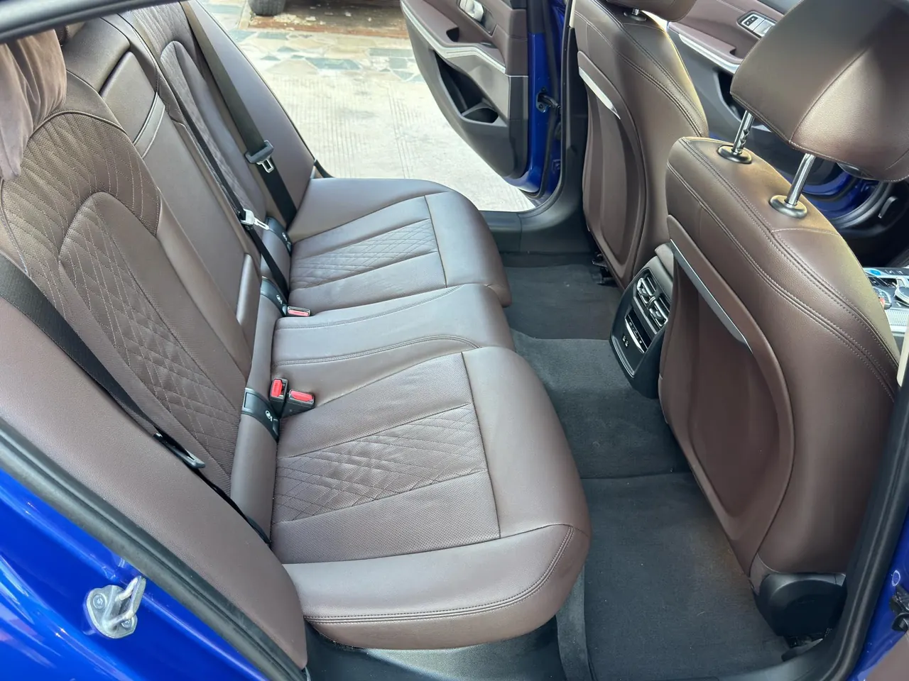 BMW 2022 i3 eDrive 35L automatic gear 6