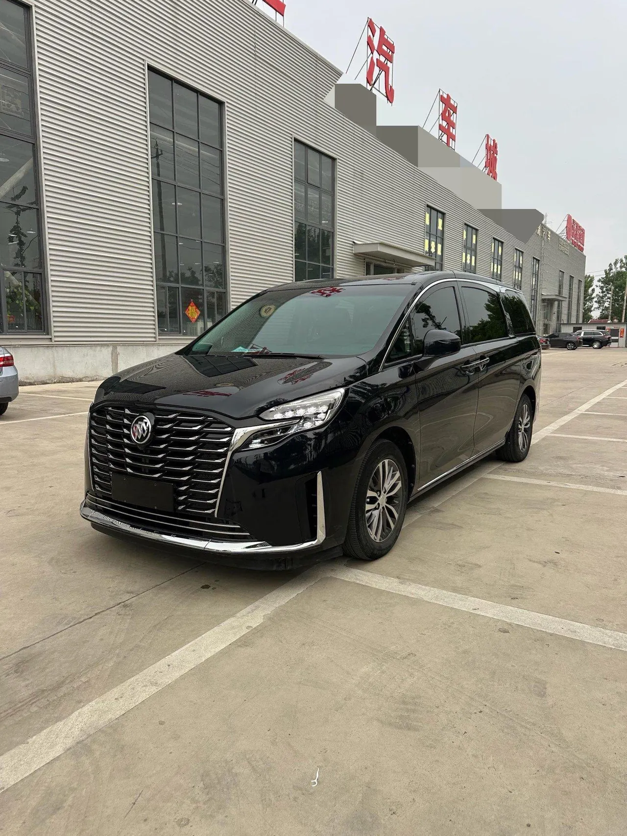 Buick 2022 GL8 ES Lu Zun 2.0T 653T Comfortable Automatic Gear - View 1