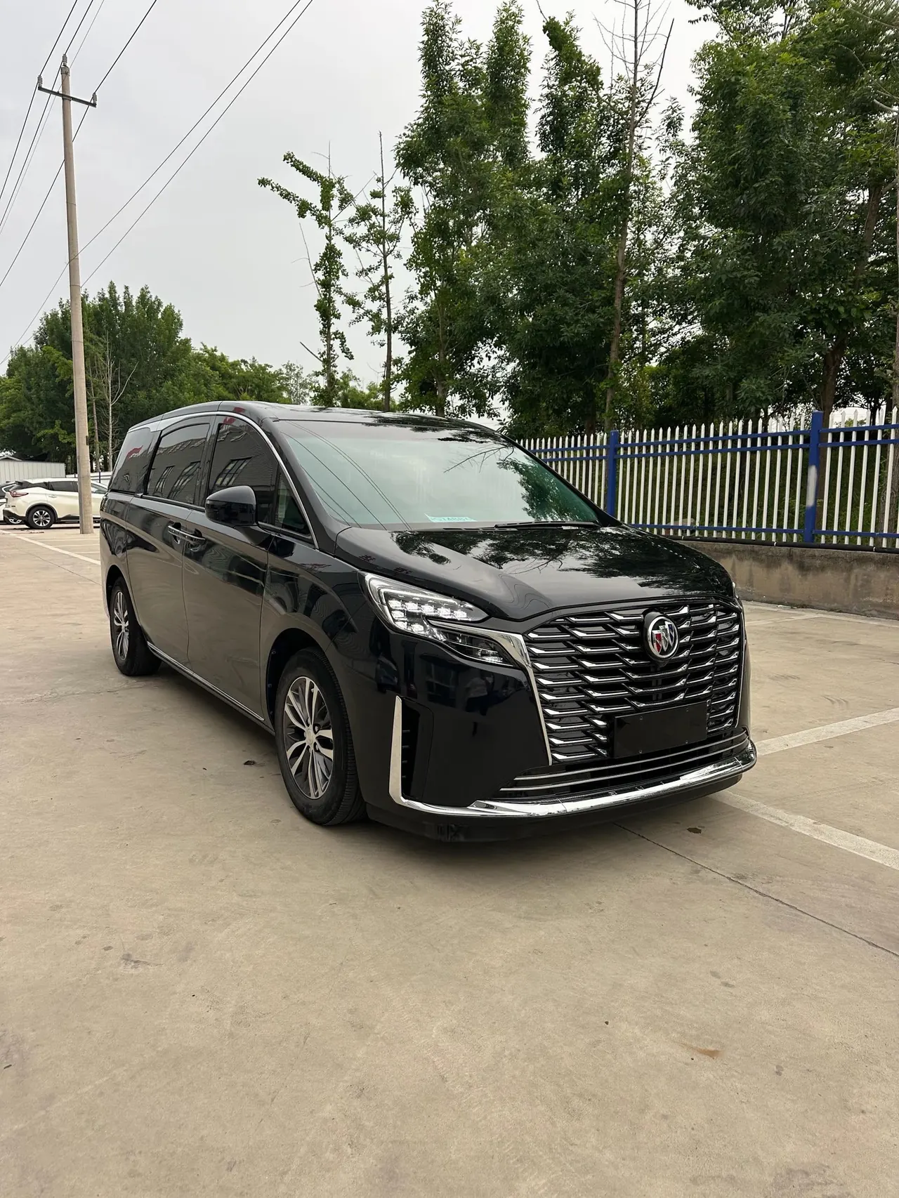 Buick 2022 GL8 ES Lu Zun 2.0T 653T Comfortable Automatic Gear 2