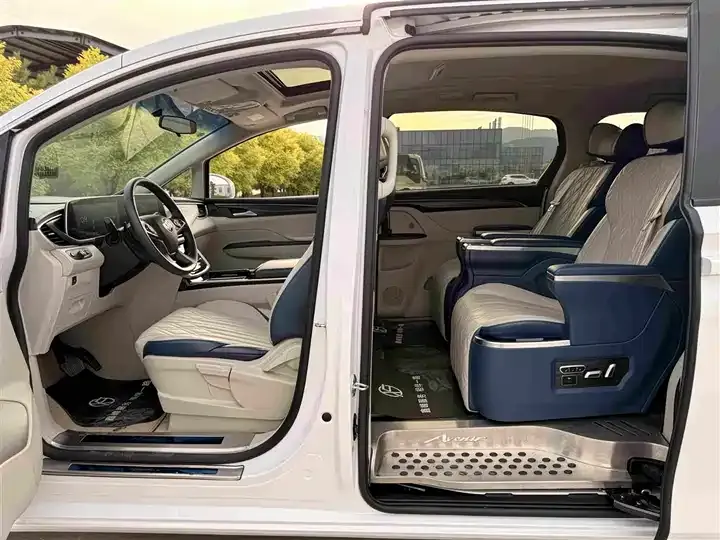 Buick GL8 2023 ES Lu Zun Comfort 12