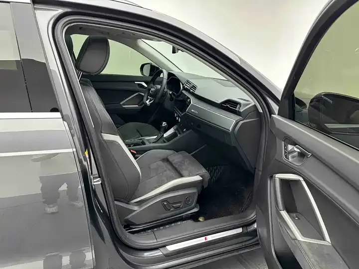 Audi Q3 2023 35 TFSI Fashion Dynamic (1.4T) 7
