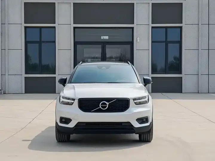 Volvo XC40 2021 T4 All-Wheel Drive Intelligent Luxury Edition 2