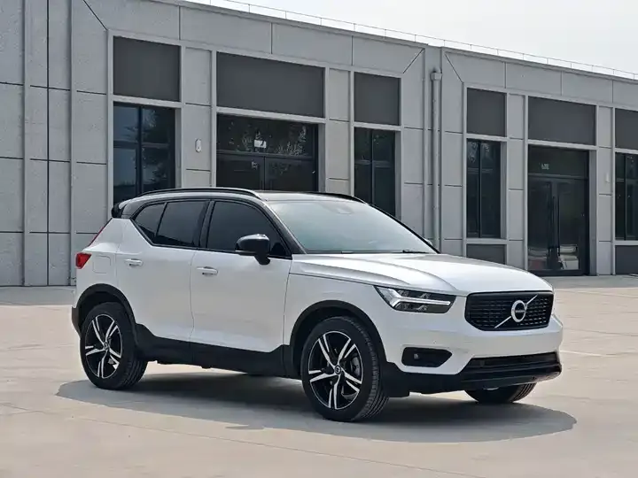 Volvo XC40 2021 T4 All-Wheel Drive Intelligent Luxury Edition 3