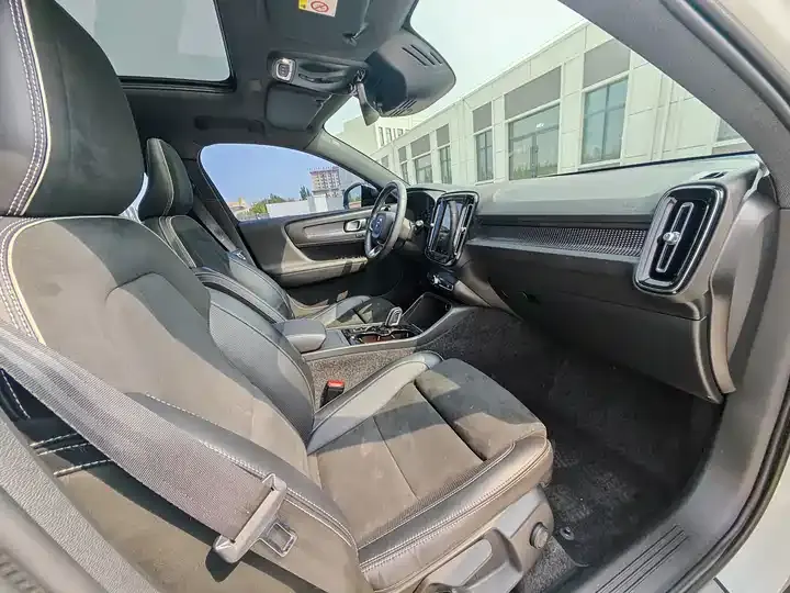 Volvo XC40 2021 T4 All-Wheel Drive Intelligent Luxury Edition 5