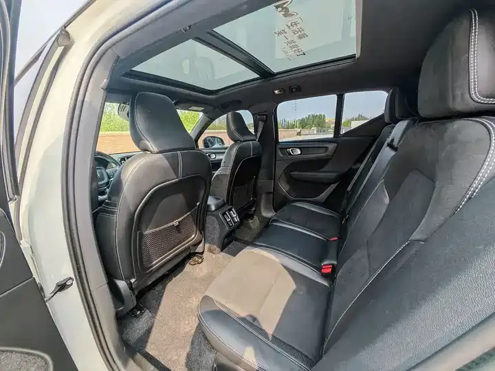 Volvo XC40 2021 T4 All-Wheel Drive Intelligent Luxury Edition 6