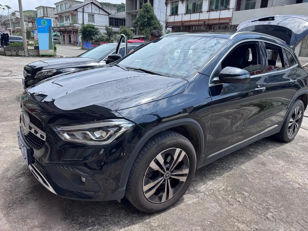 Mercedes Benz 2020 GLA 200 1.3T automatic gear 2