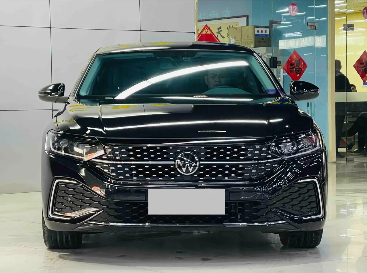 Volkswagen 2025 Passat 2.0TSI 380TSI Subut Longteng Edition Automatic Gear 2