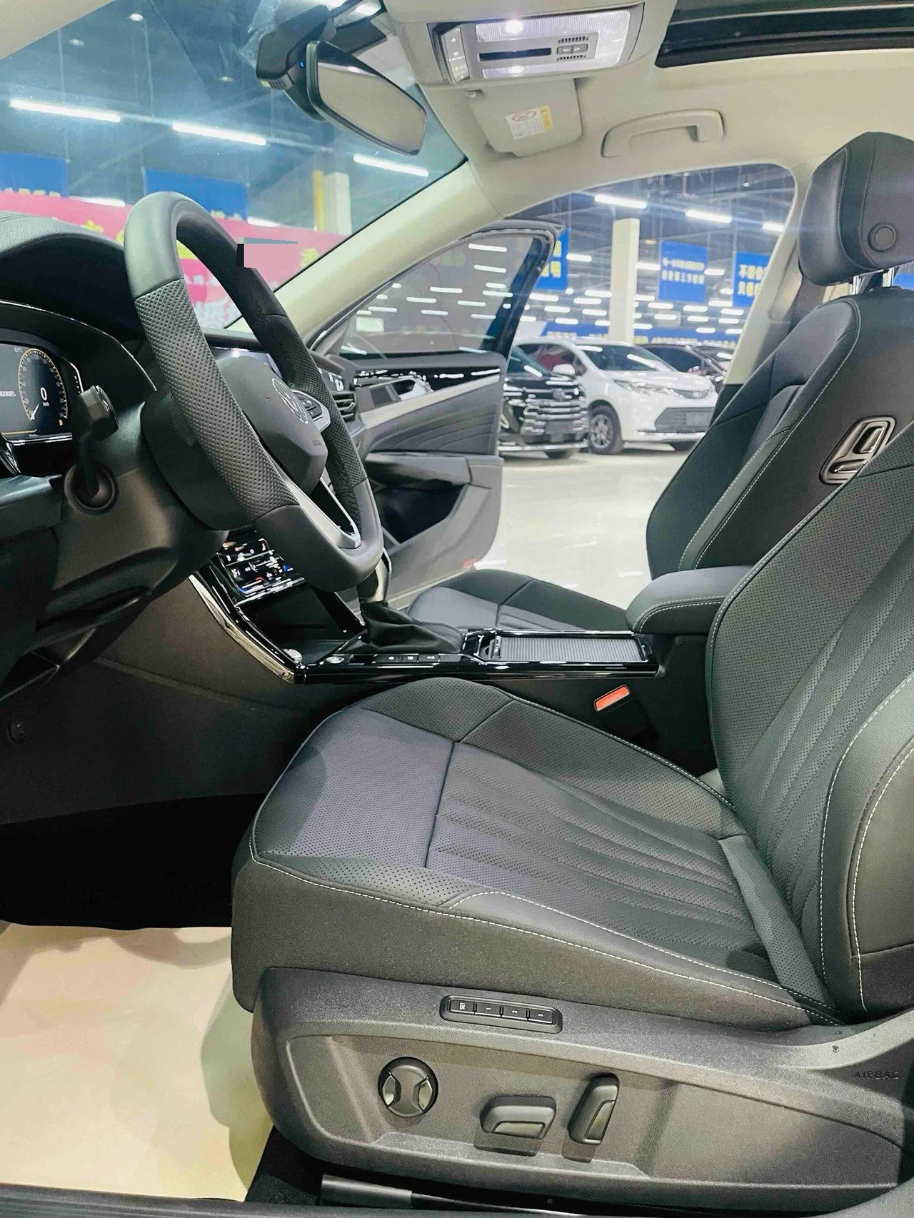 Volkswagen 2025 Passat 2.0TSI 380TSI Subut Longteng Edition Automatic Gear 4